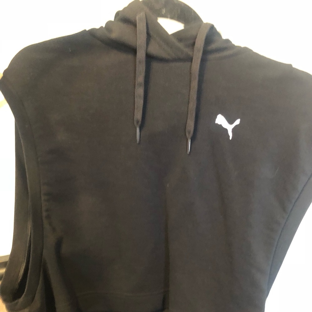 Puma short sleeve sweatshirt